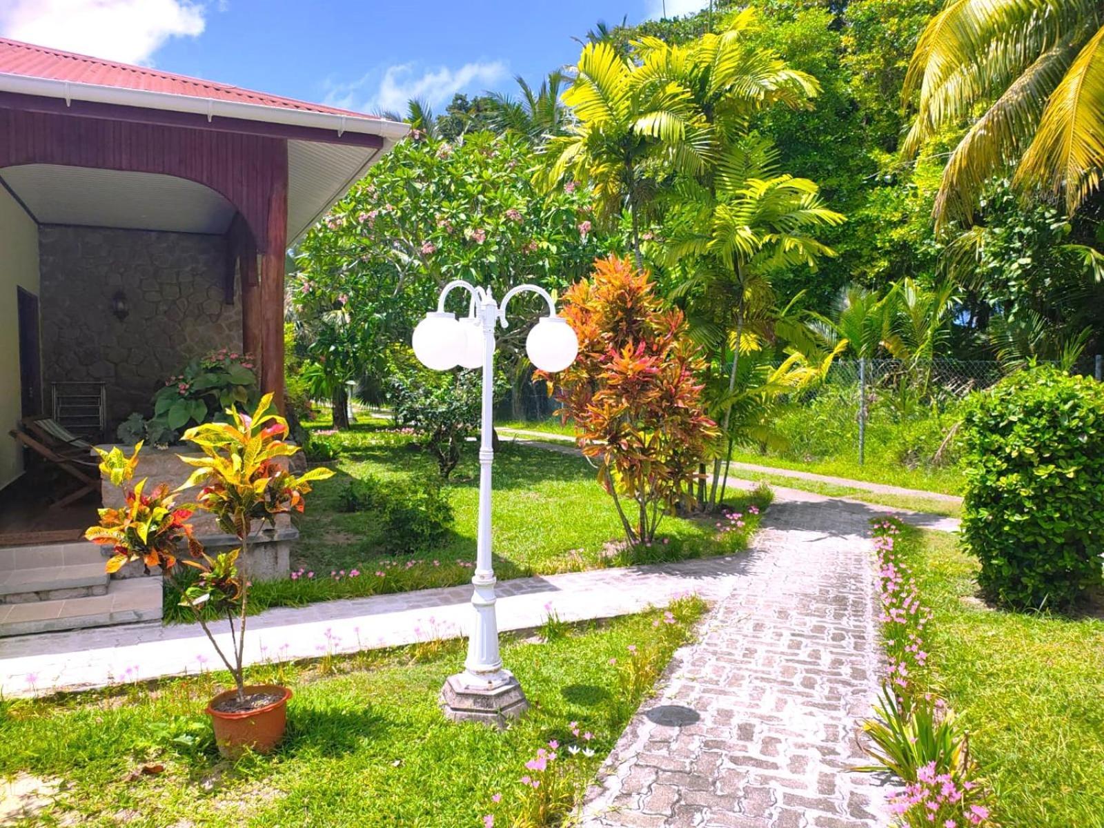 The Islander Hotel Grand Anse  Exteriör bild