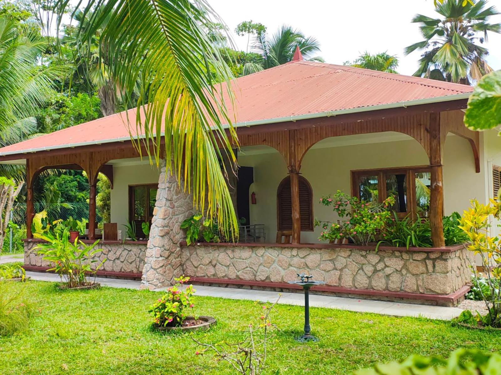 The Islander Hotel Grand Anse  Exteriör bild